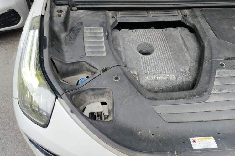 Used Lynk & Co 01 2017 2.0T Two-Wheel Drive Pro Edition Engine Bay Right