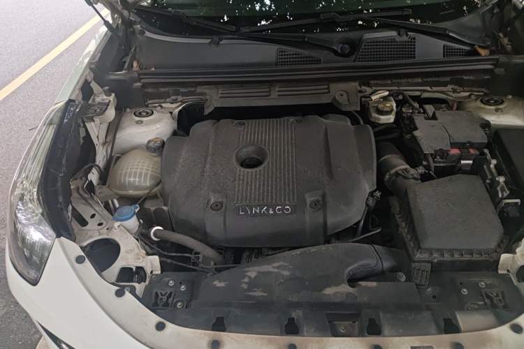 Used Lynk & Co 01 2017 2.0T Two-Wheel Drive Pro Edition Engine Bay Right