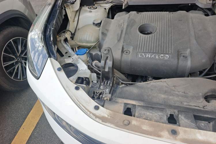 Used Lynk & Co 01 2017 2.0T Two-Wheel Drive Pro Edition Engine Bay Right