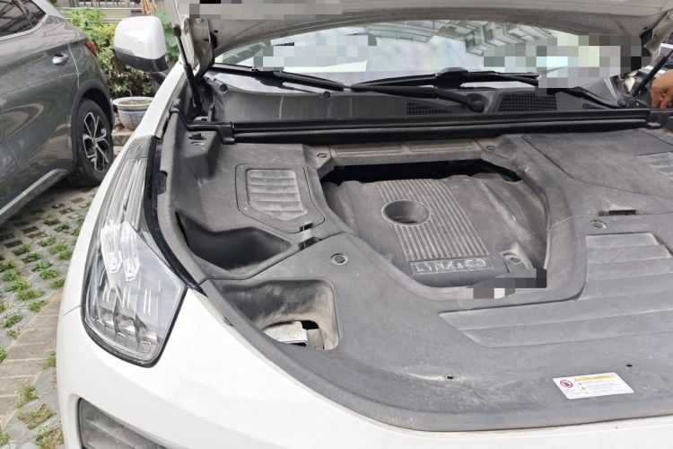Used Lynk & Co 01 2017 2.0T Two-Wheel Drive Pro Edition Engine Bay Right