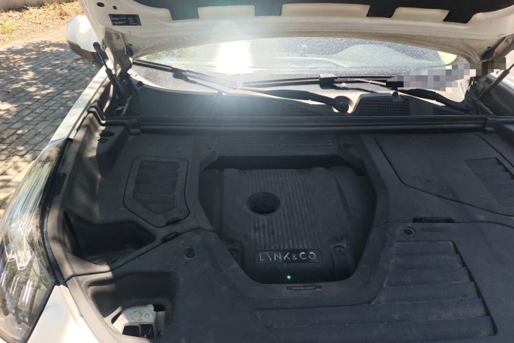 Used Lynk & Co 01 2017 2.0T Two-Wheel Drive Pro Edition Engine Bay Right