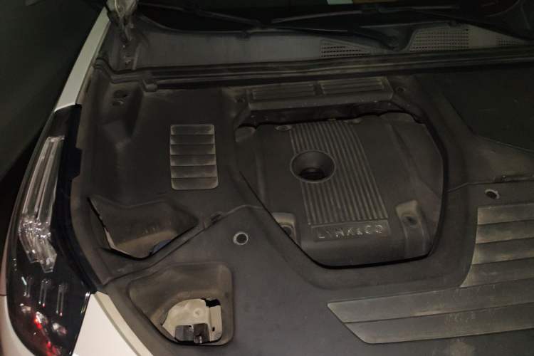 Used Lynk & Co 01 2017 2.0T Two-Wheel Drive Pro Edition Engine Bay Right