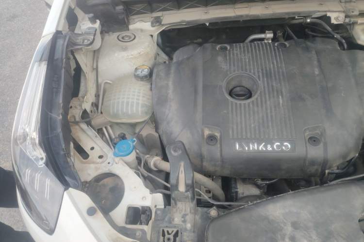 Used Lynk & Co 01 2017 2.0T Two-Wheel Drive Pro Edition Engine Bay Right