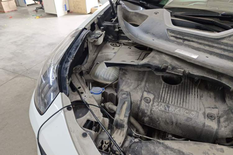 Used Lynk & Co 01 2017 2.0T Four-Wheel Drive Pro Edition Engine Bay Right