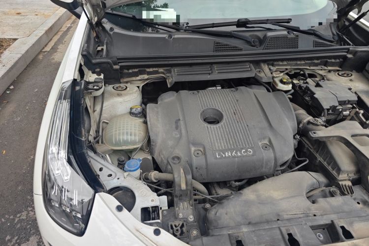 Used Lynk & Co 01 2017 2.0T Two-Wheel Drive Pro Edition Engine Bay Right