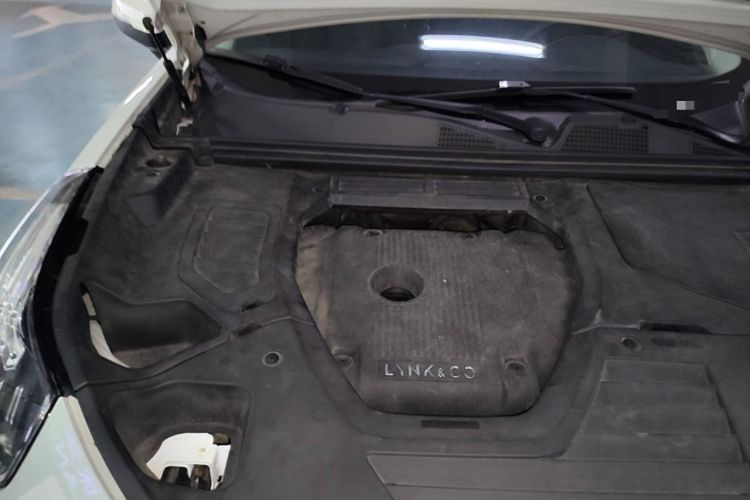Used Lynk & Co 01 2017 2.0T Two-Wheel Drive Pro Edition Engine Bay Right