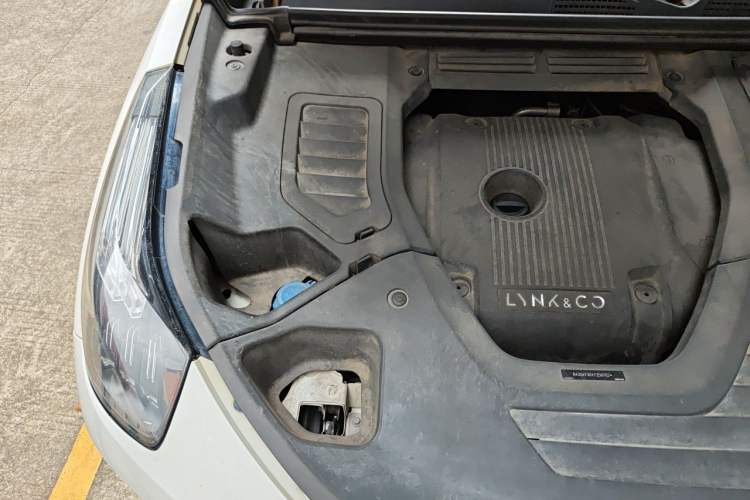Used Lynk & Co 01 2017 2.0T Two-Wheel Drive Pro Edition Engine Bay Right