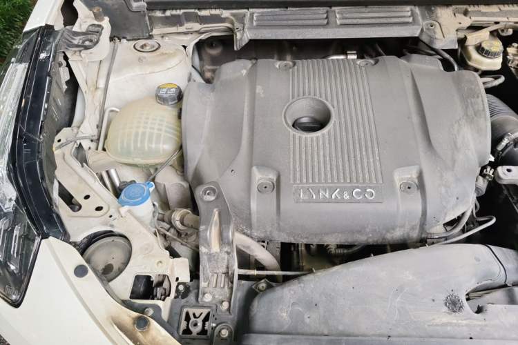 Used Lynk & Co 01 2017 2.0T Two-Wheel-Drive Version Engine Bay Right