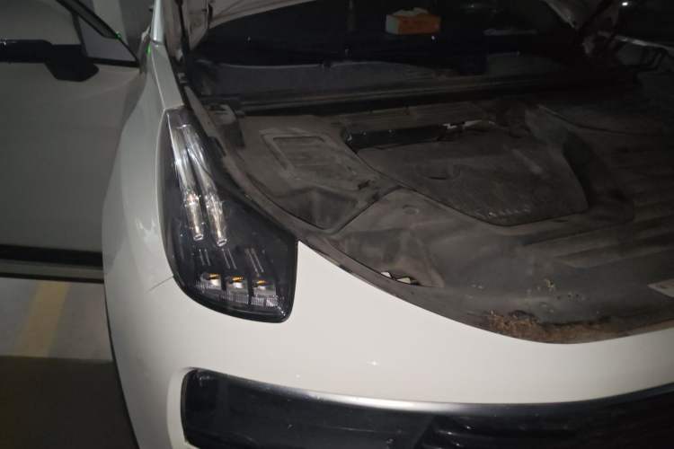 Used Lynk & Co 01 2017 2.0T Two-Wheel Drive Pro Edition Engine Bay Right