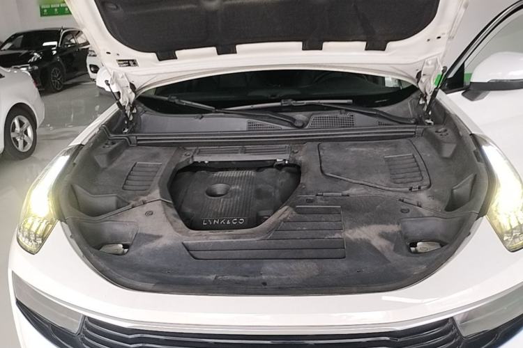 Used Lynk & Co 01 2017 2.0T Two-Wheel Drive Pro Edition Engine Bay