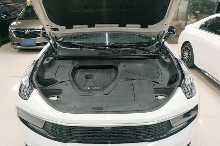 Used Lynk & Co 01 2017 2.0T Four-Wheel Drive Pro Edition Engine Bay