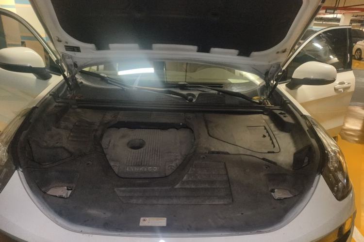 Used Lynk & Co 01 2017 2.0T Two-Wheel-Drive Version Engine Bay