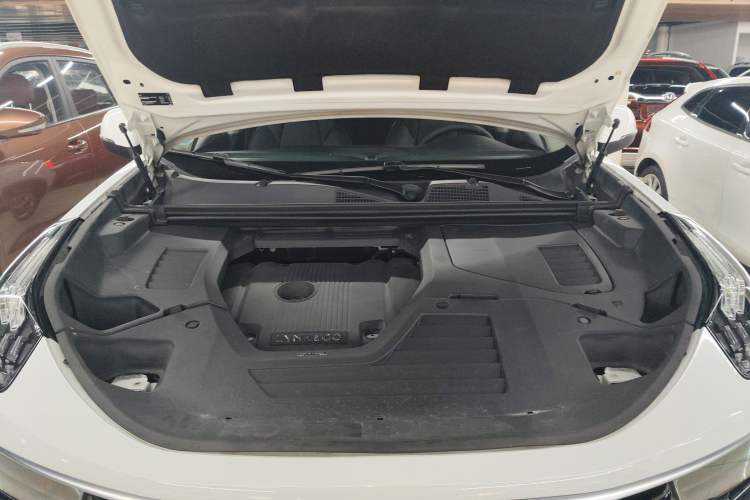 Used Lynk & Co 01 2017 2.0T Two-Wheel Drive Pro Edition Engine Bay