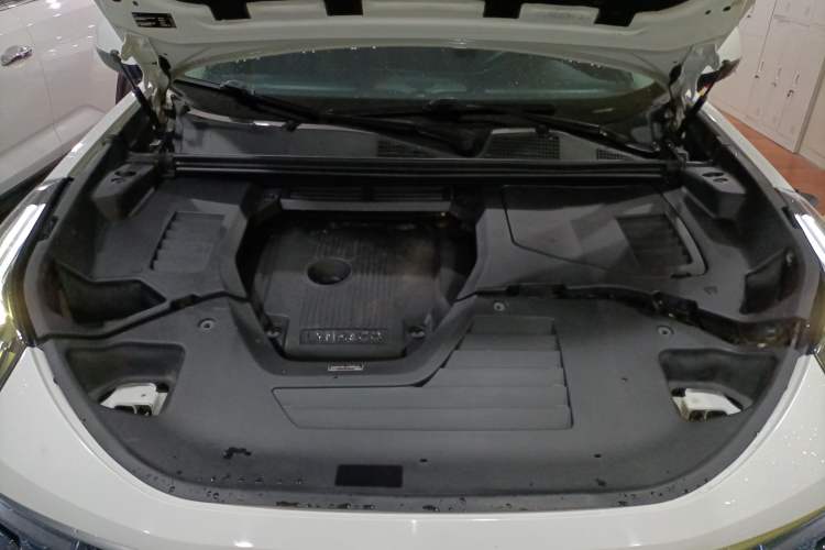 Used Lynk & Co 01 2017 2.0T Two-Wheel Drive Pro Edition Engine Bay