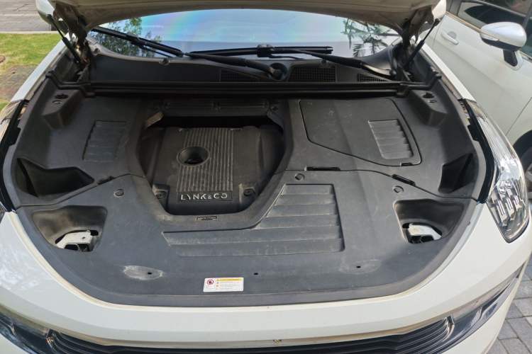 Used Lynk & Co 01 2017 2.0T Two-Wheel Drive Pro Edition Engine Bay