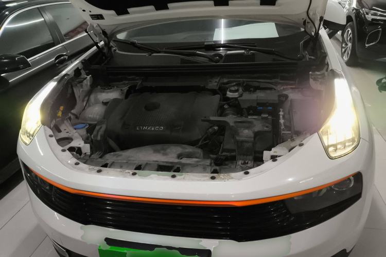 Used Lynk & Co 01 2017 2.0T Two-Wheel-Drive Version Engine Bay
