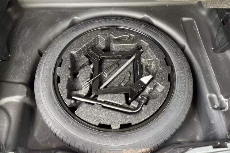 Used Lynk & Co 01 2017 2.0T Two-Wheel-Drive Version Exterior 11