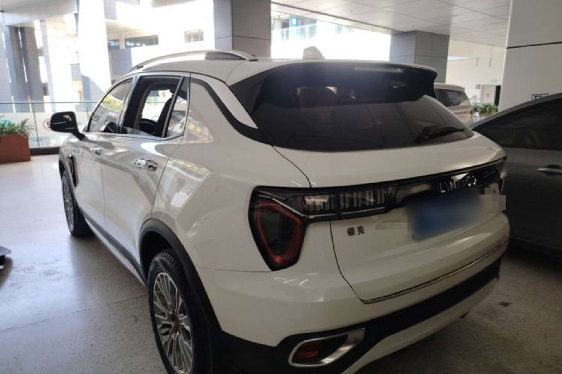 Used Lynk & Co 01 2017 2.0T Two-Wheel-Drive Version Exterior 2