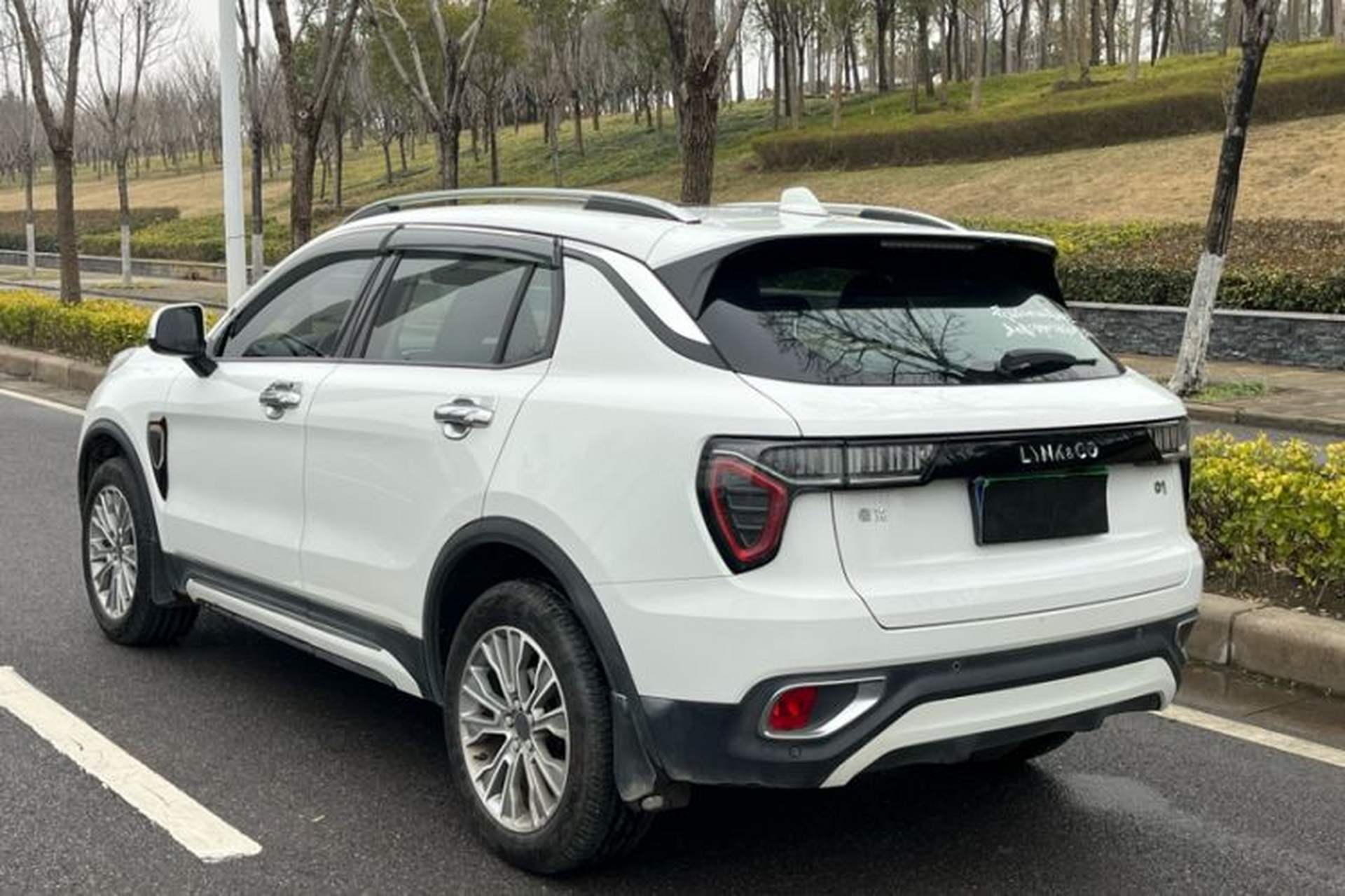 Used Lynk & Co 01 2017 2.0T Two-Wheel-Drive Version Exterior 2