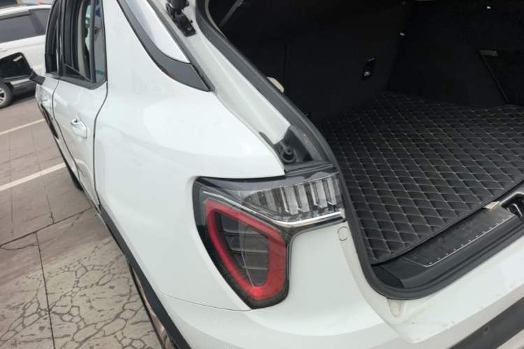 Used Lynk & Co 01 2017 2.0T Two-Wheel Drive Pro Edition Exterior 2
