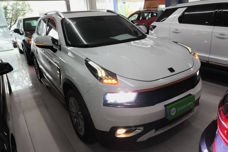 Used Lynk & Co 01 2017 2.0T Two-Wheel-Drive Version Exterior 2
