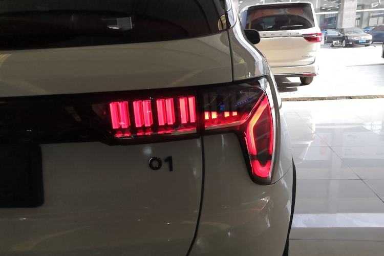 Used Lynk & Co 01 2017 2.0T Two-Wheel Drive Pro Edition Exterior 3