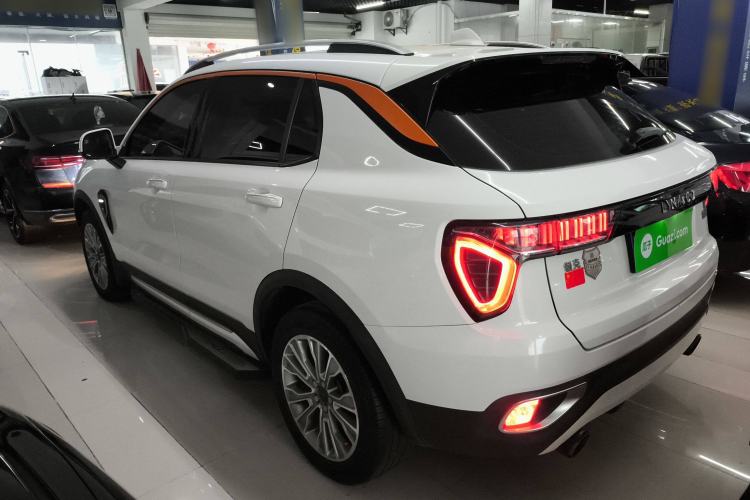 Used Lynk & Co 01 2017 2.0T Two-Wheel-Drive Version Exterior 3