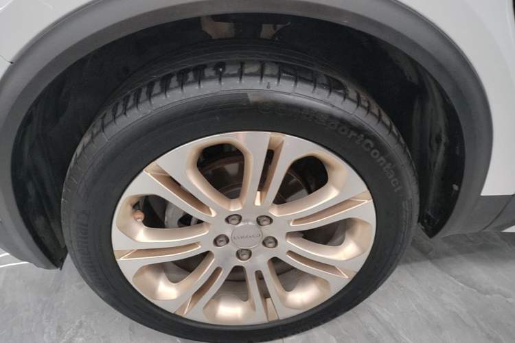 Used Lynk & Co 01 2017 2.0T Two-Wheel Drive Pro Edition Exterior 4