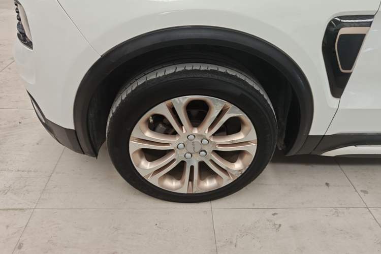 Used Lynk & Co 01 2017 2.0T Two-Wheel Drive Pro Edition Exterior 4