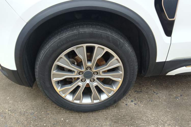 Used Lynk & Co 01 2017 2.0T Two-Wheel-Drive Version Exterior 4