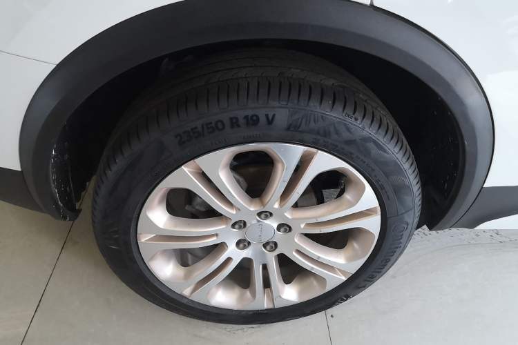 Used Lynk & Co 01 2017 2.0T Two-Wheel Drive Pro Edition Exterior 5