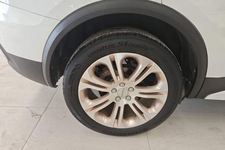 Used Lynk & Co 01 2017 2.0T Two-Wheel Drive Pro Edition Exterior 5