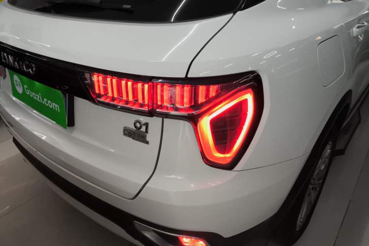 Used Lynk & Co 01 2017 2.0T Two-Wheel-Drive Version Exterior 6