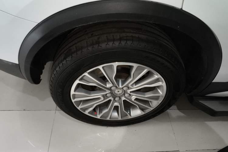 Used Lynk & Co 01 2017 2.0T Two-Wheel-Drive Version Exterior 8
