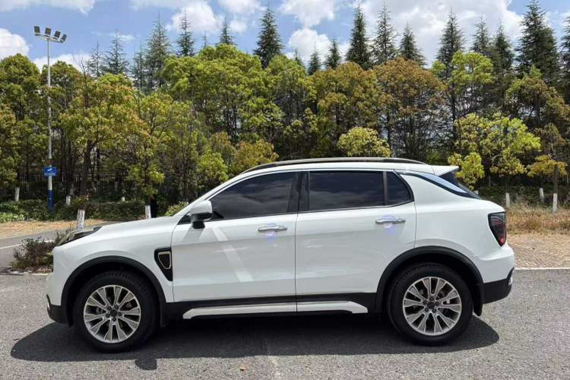 Used Lynk & Co 01 2017 2.0T Two-Wheel-Drive Version Exterior 9
