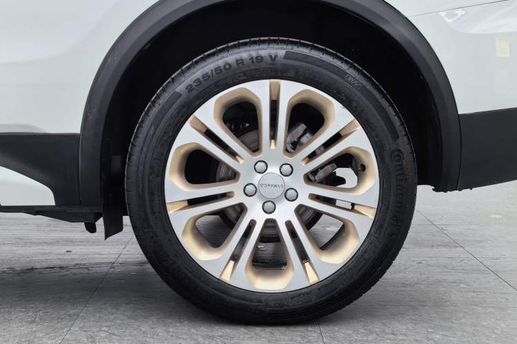 Used Lynk & Co 01 2017 2.0T Two-Wheel Drive Pro Edition Exterior 9