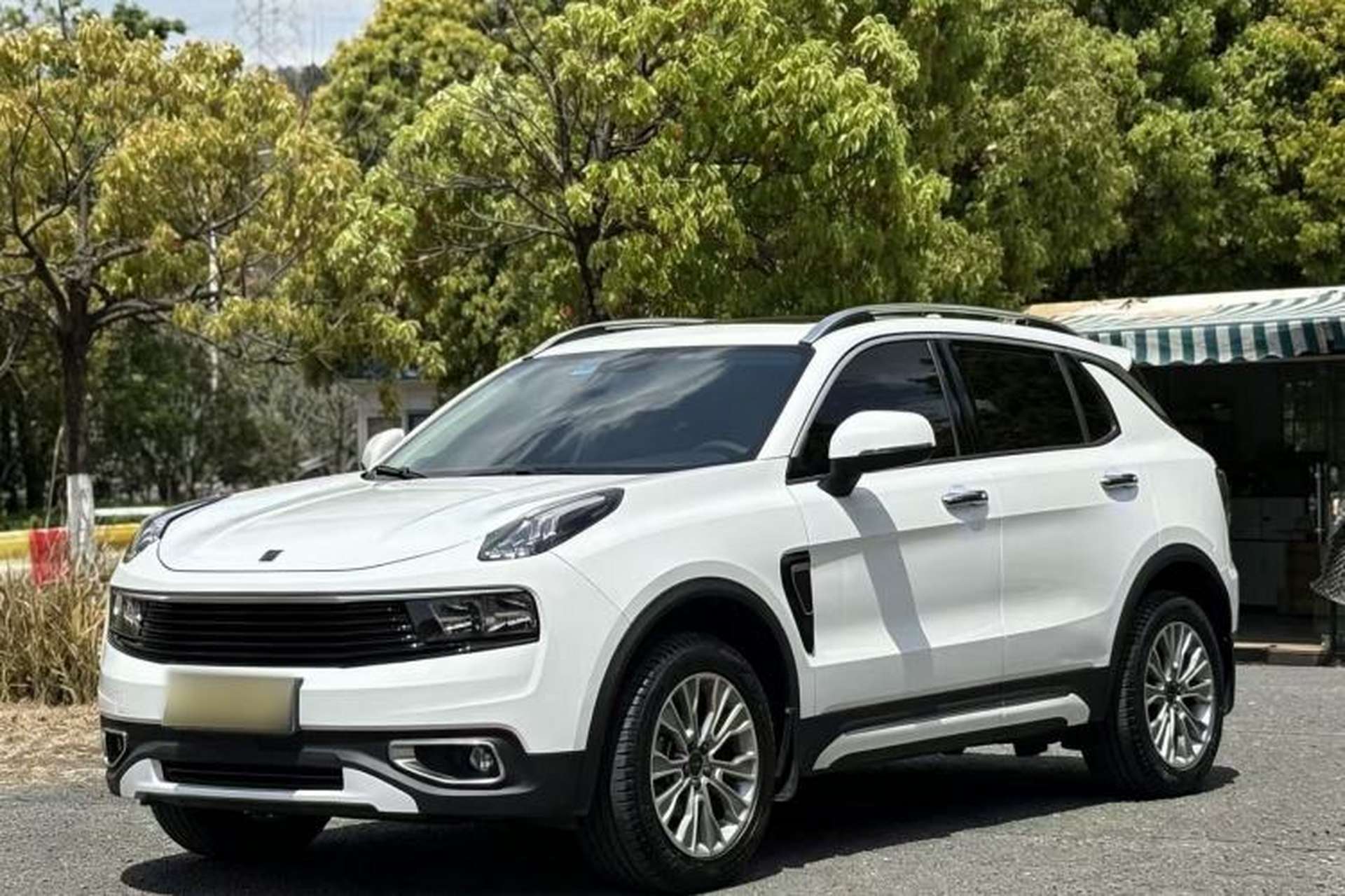 Used Lynk & Co 01 2017 2.0T Two-Wheel-Drive Version Front Left 45 Deg