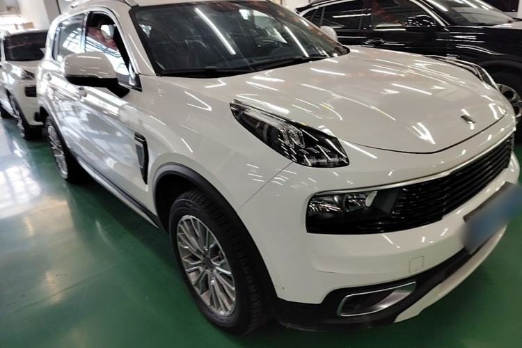 Used Lynk & Co 01 2017 2.0T Two-Wheel-Drive Version Front Right 45 Deg