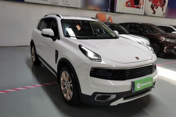 Used Lynk & Co 01 2017 2.0T Two-Wheel Drive Pro Edition Front Right 45 Deg