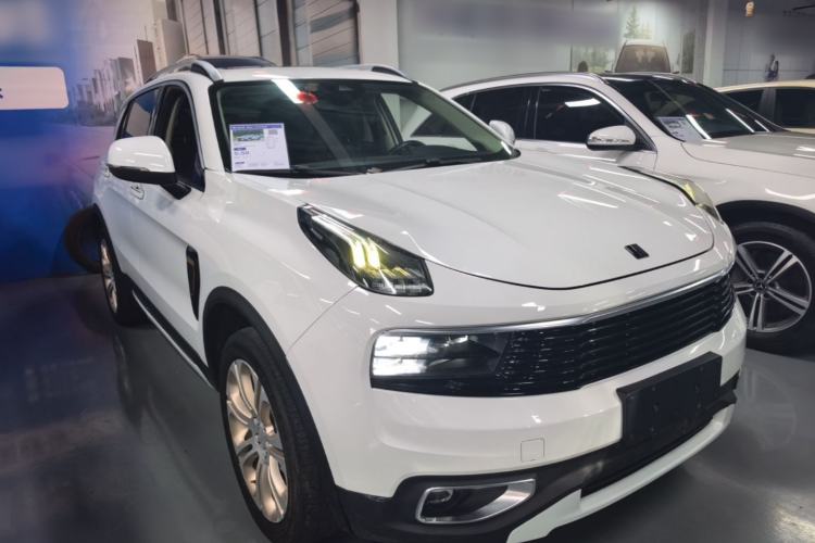 Used Lynk & Co 01 2017 2.0T Two-Wheel Drive Pro Edition Front Right 45 Deg