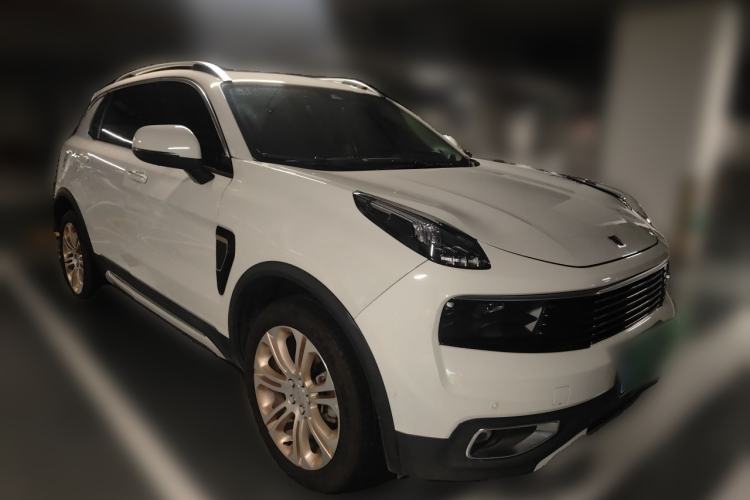 Used Lynk & Co 01 2017 2.0T Two-Wheel Drive Pro Edition Front Right 45 Deg