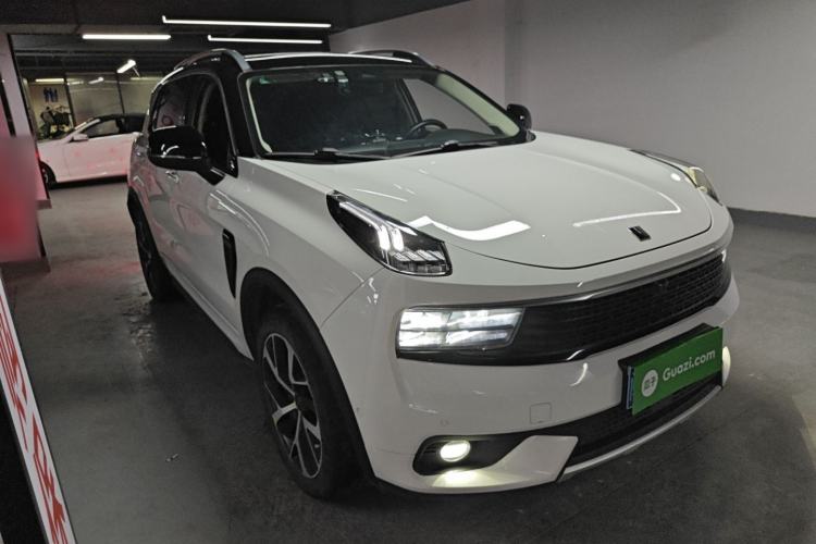 Used Lynk & Co 01 2017 2.0T Four-Wheel Drive Pro Edition Front Right 45 Deg