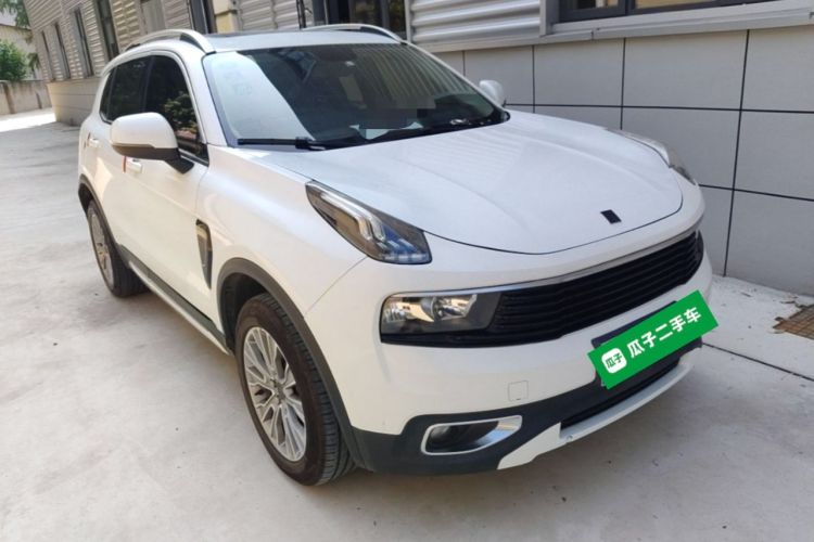 Used Lynk & Co 01 2017 2.0T Two-Wheel-Drive Version Front Right 45 Deg