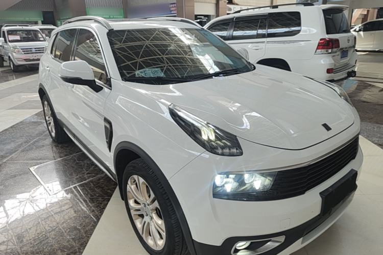 Used Lynk & Co 01 2017 2.0T Two-Wheel Drive Pro Edition Front Right 45 Deg