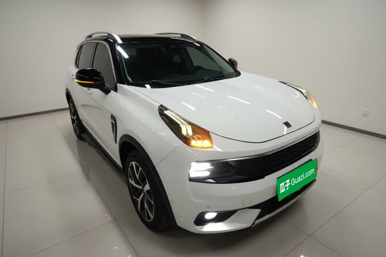 Used Lynk & Co 01 2017 2.0T Four-Wheel Drive Pro Edition Front Right 45 Deg