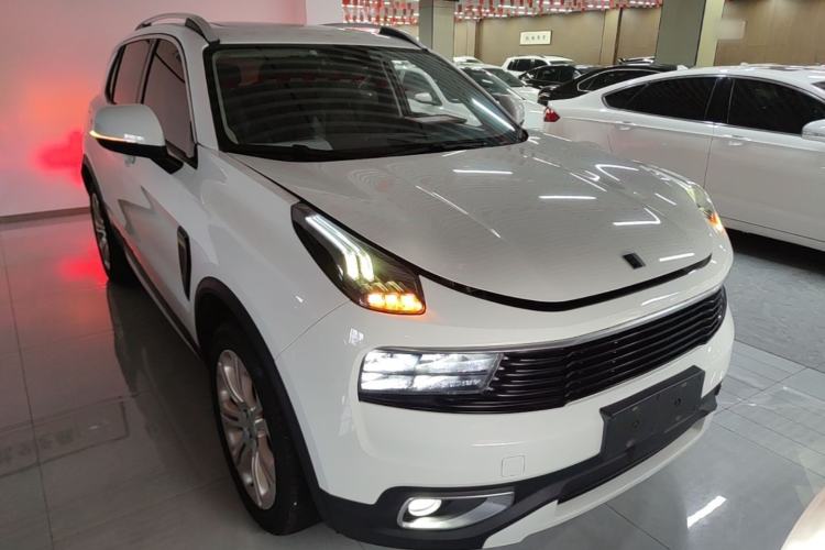 Used Lynk & Co 01 2017 2.0T Two-Wheel Drive Pro Edition Front Right 45 Deg