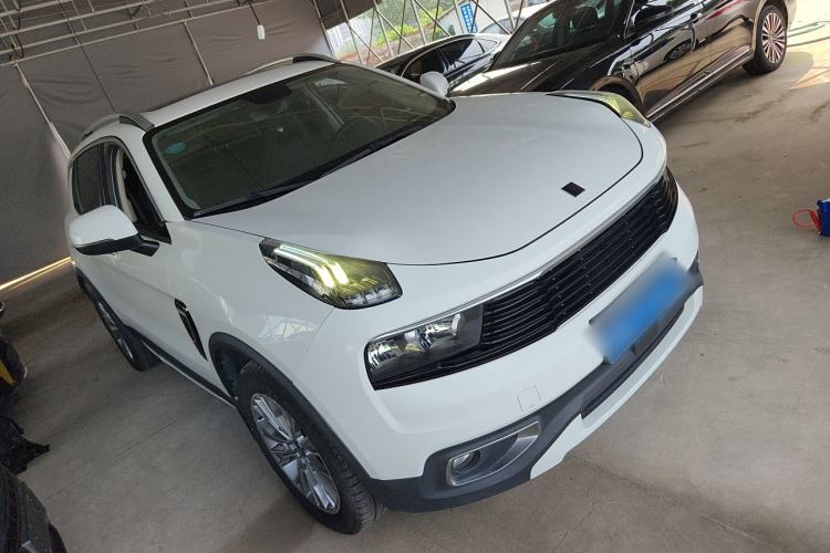 Used Lynk & Co 01 2017 2.0T Two-Wheel-Drive Version Front Right 45 Deg