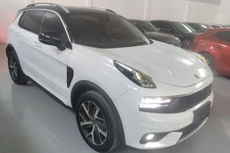 Used Lynk & Co 01 2017 2.0T Four-Wheel Drive Pro Edition Front Right 45 Deg
