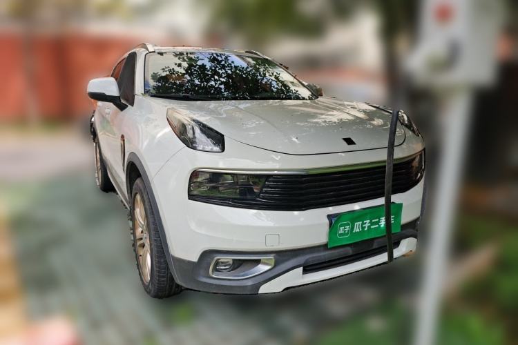 Used Lynk & Co 01 2017 2.0T Two-Wheel Drive Pro Edition Front Right 45 Deg