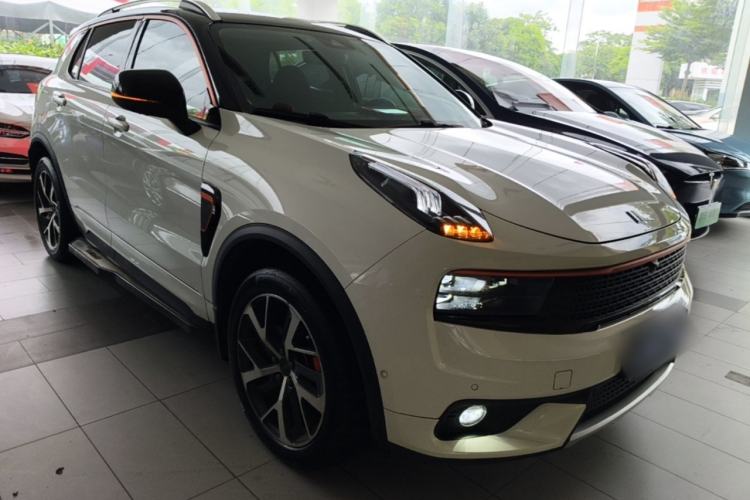 Used Lynk & Co 01 2017 2.0T Four-Wheel Drive Pro Edition Front Right 45 Deg